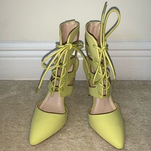 Anne Michelle Lime Green Tie Up Heels, Size 6.5